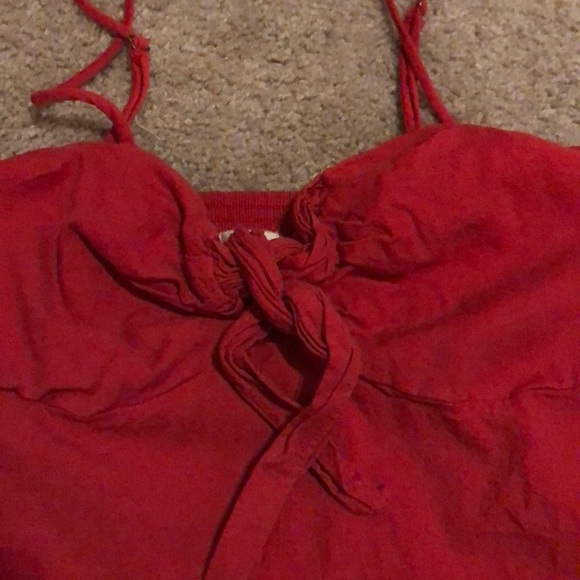 red brandy melville small tie on the front top - Picture 2 of 2